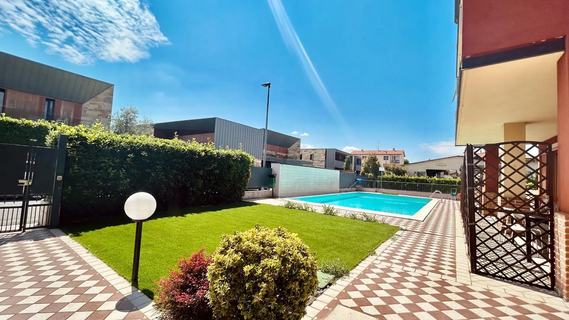Twins Apartment - 200M Dal Lago Di Garda Con Piscina Sirmione