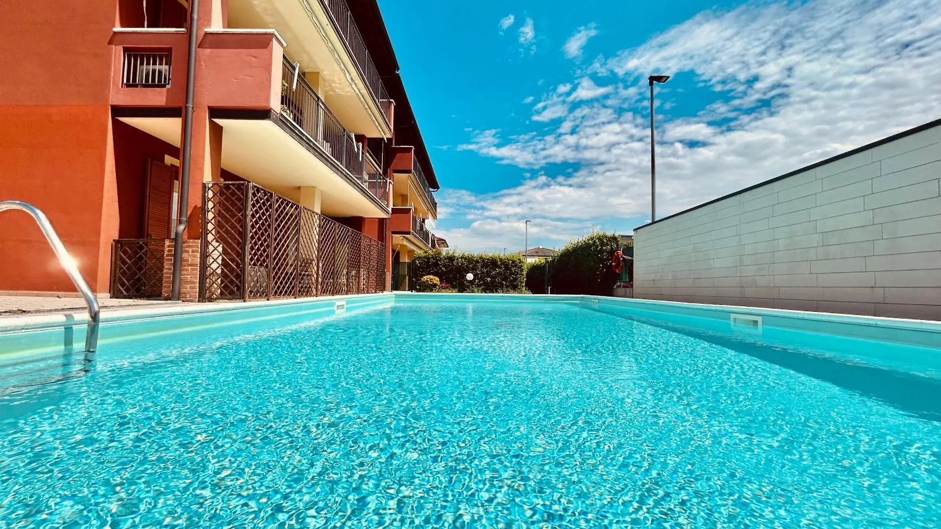Twins Apartment - 200M Dal Lago Di Garda Con Piscina Sirmione