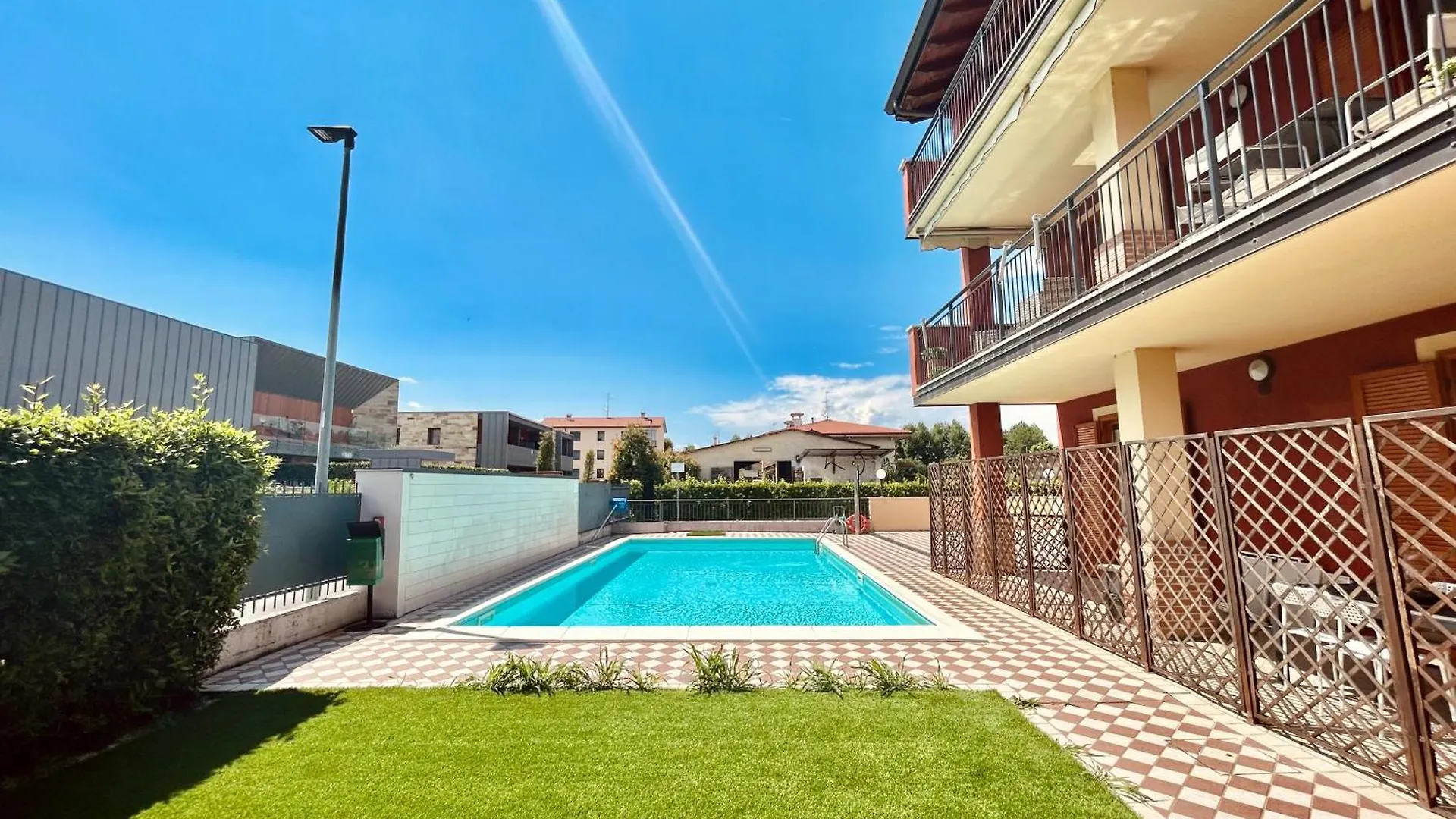 Twins Apartment - 200M Dal Lago Di Garda Con Piscina Sirmione
